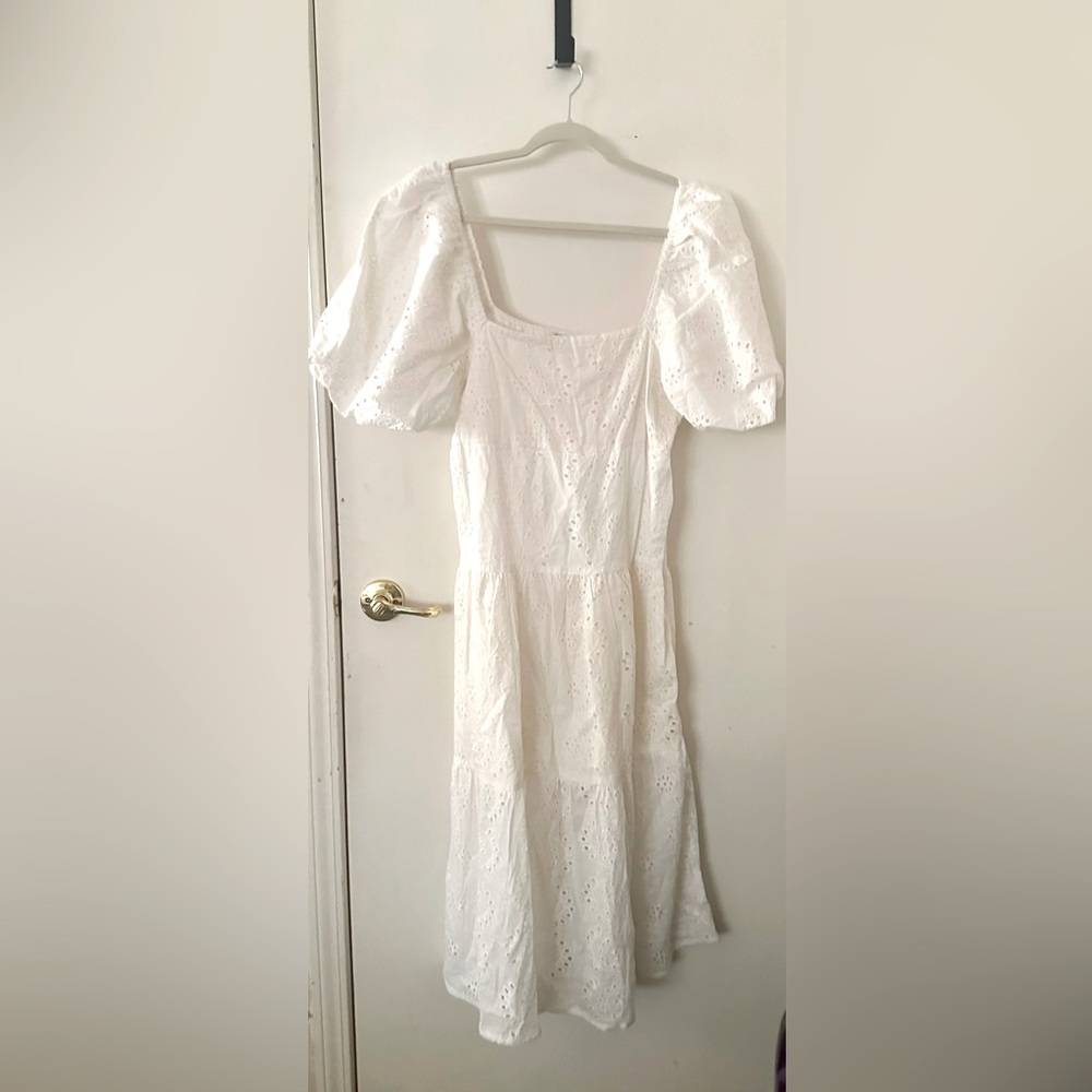 ❎SOLD❎NWT Embroidered Midi Dress